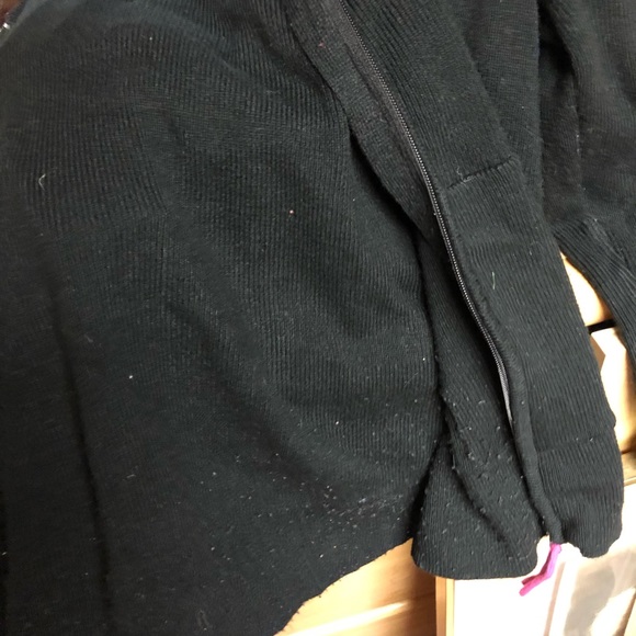 TO BE DONATED - Picture 4 of 8